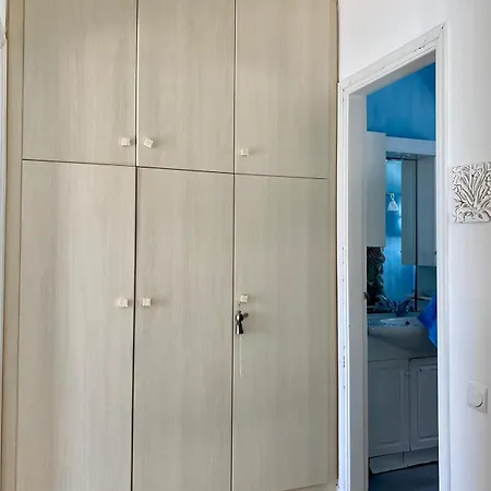 Beautiful House With Stunning Views In Costa Ilios بيت للعطل
